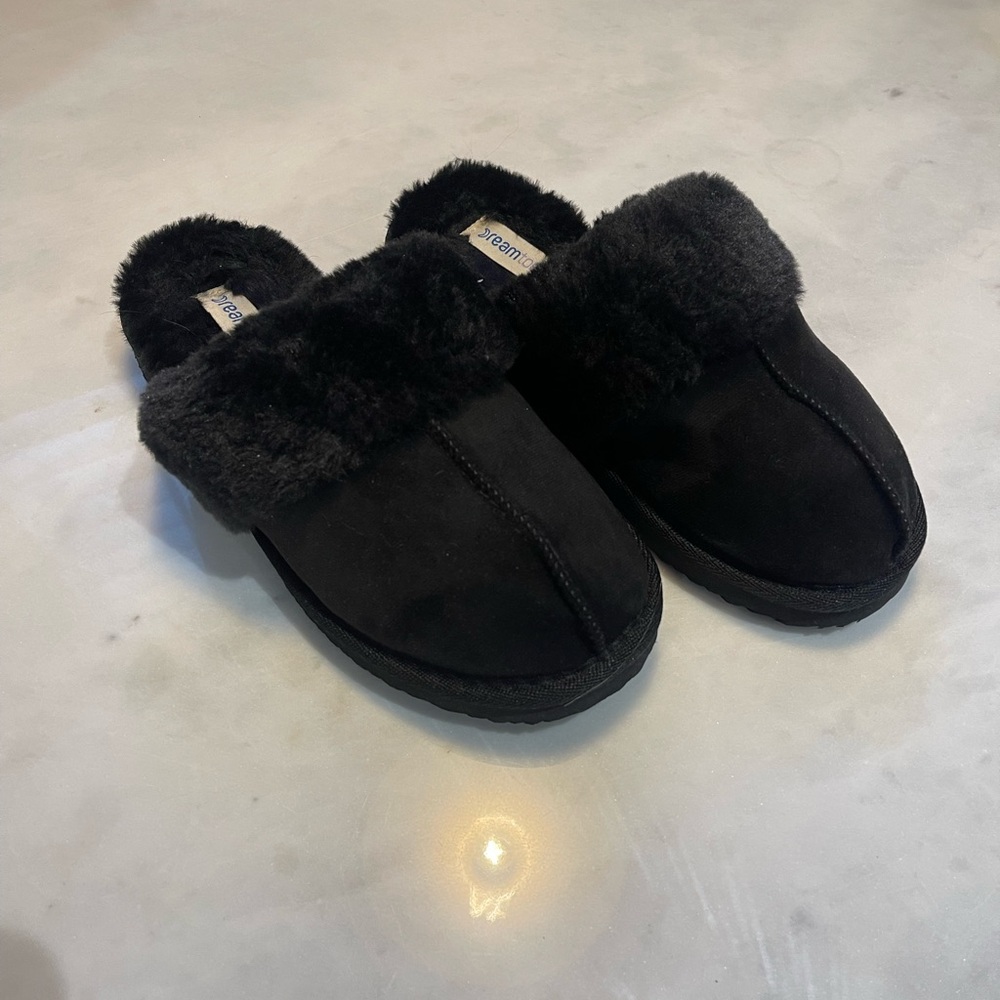 Dreamtime Black Faux Fur Slippers